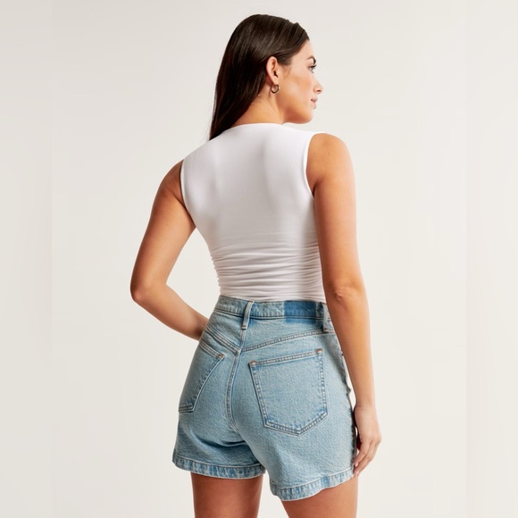 Abercrombie & Fitch Ava Cotton Blend Seamless Fabric Ruchet White Bodysuit - Picture 2 of 4